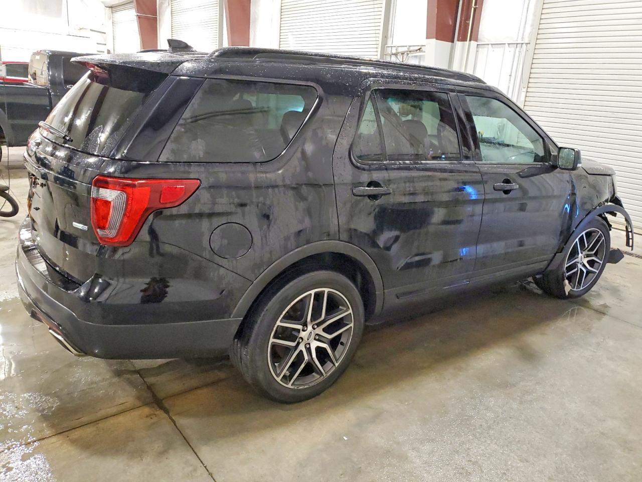 2016 Ford Explorer Sport - Фото 3