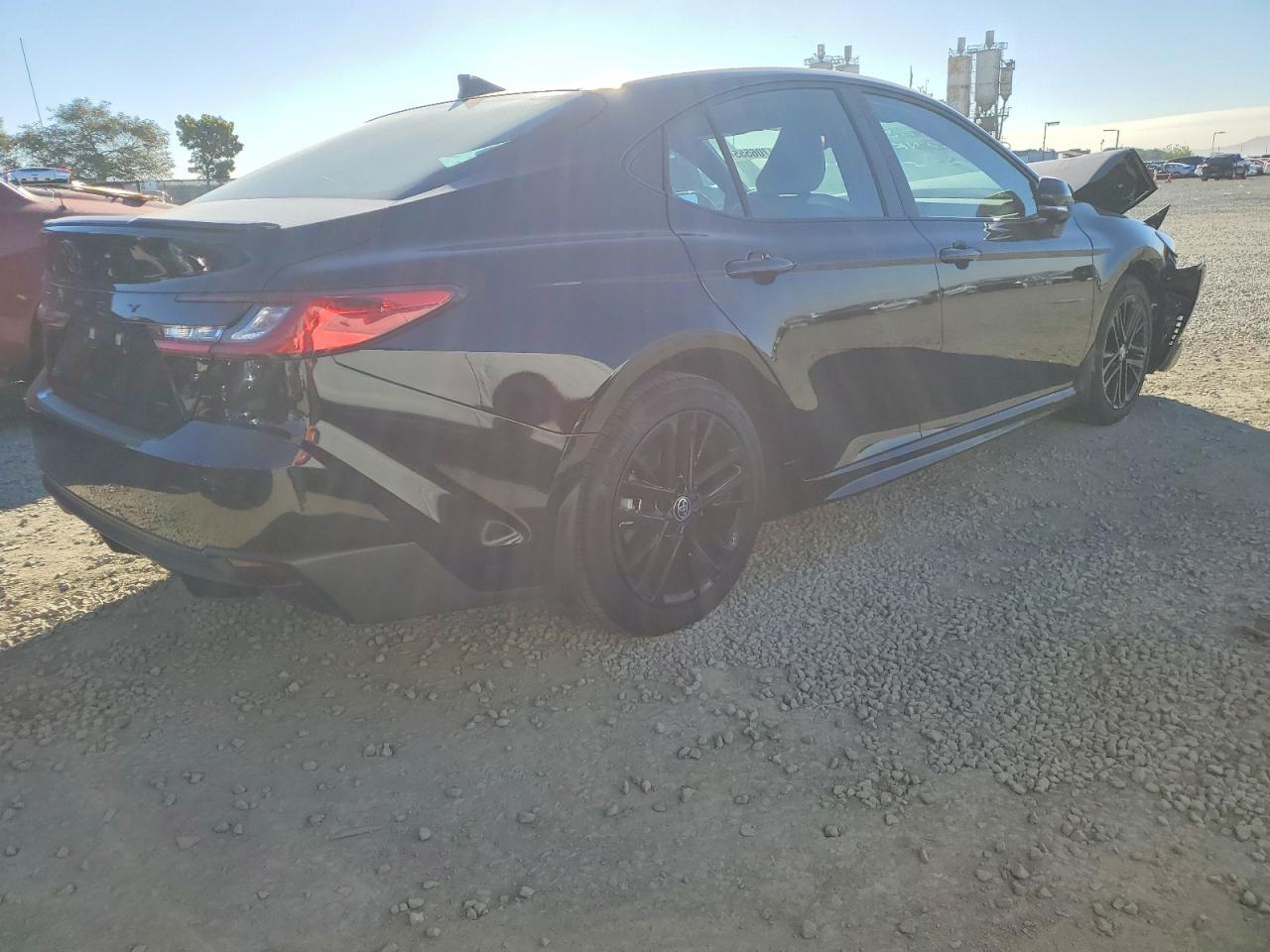2025 Toyota Camry Se - Image 3