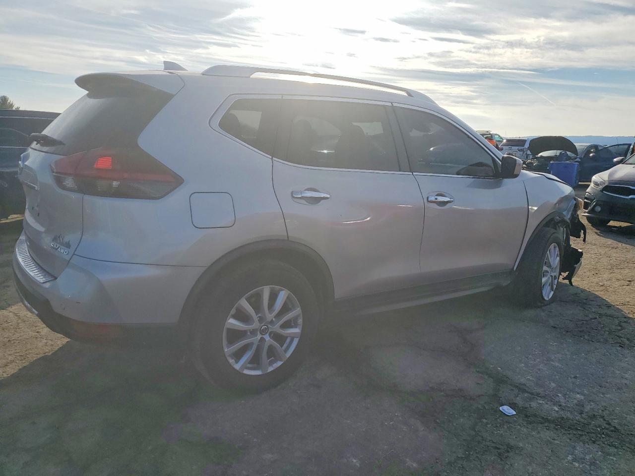 2020 Nissan Rogue S - Фото 3