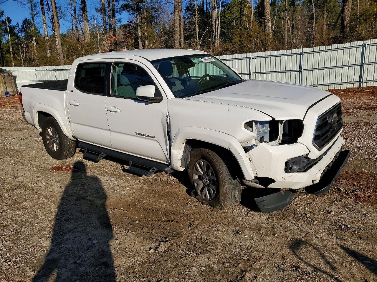 2019 Toyota Tacoma Double Cab - Image 4