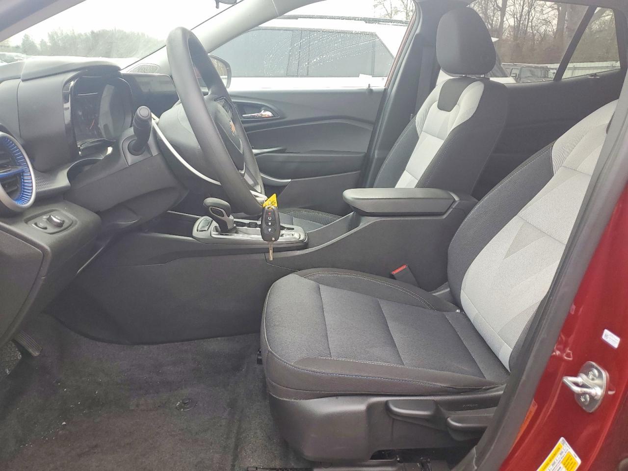 2024 Chevrolet Trax Ls - Фото 7