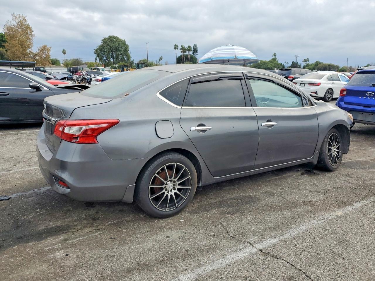 2016 Nissan Sentra S - Фото 3