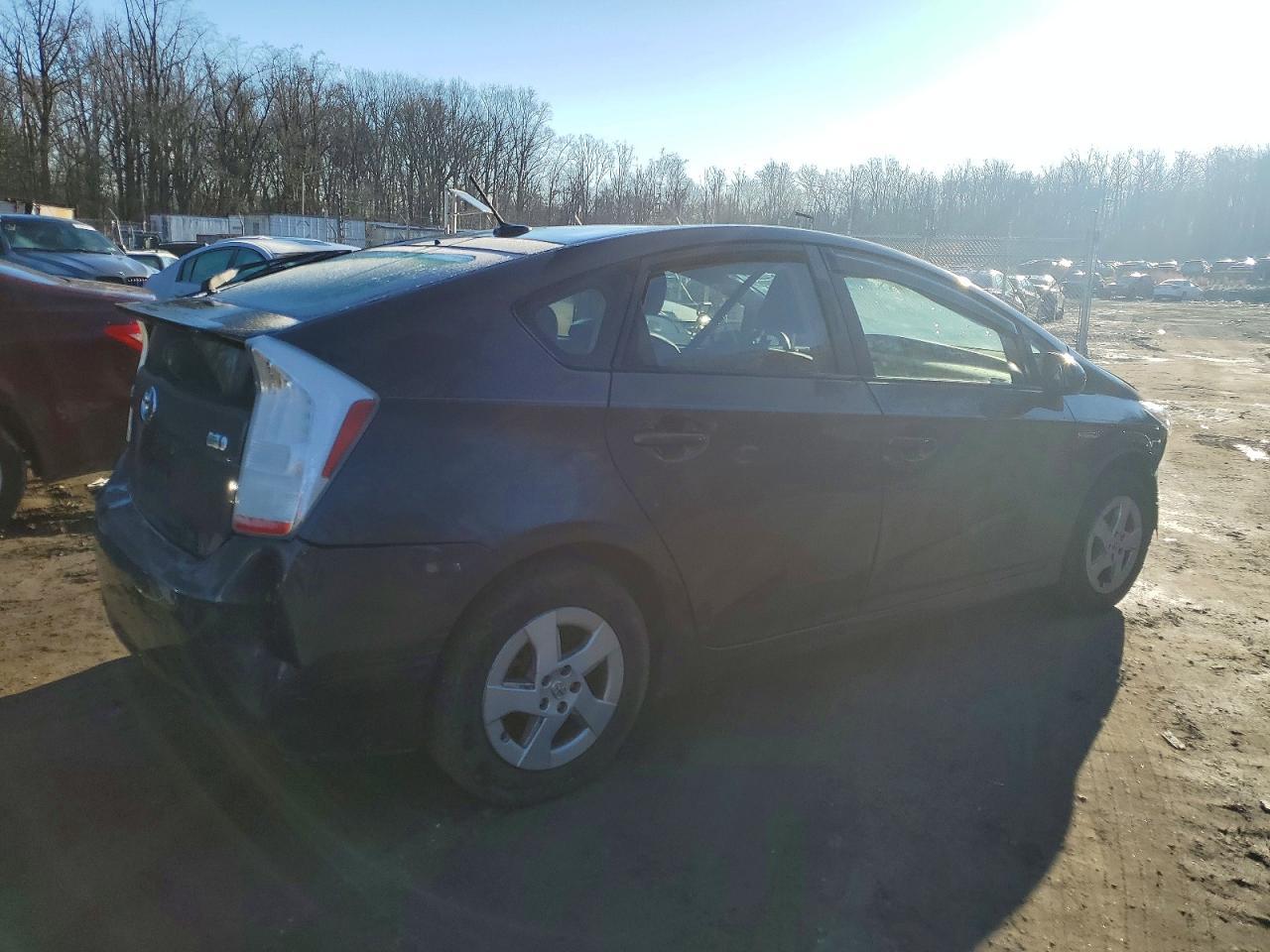 2011 Toyota Prius - Фото 3