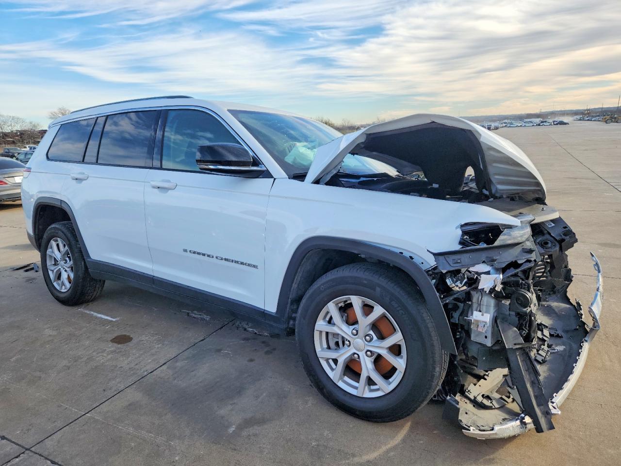 2023 Jeep Grand Cherokee L Limited - Image 4