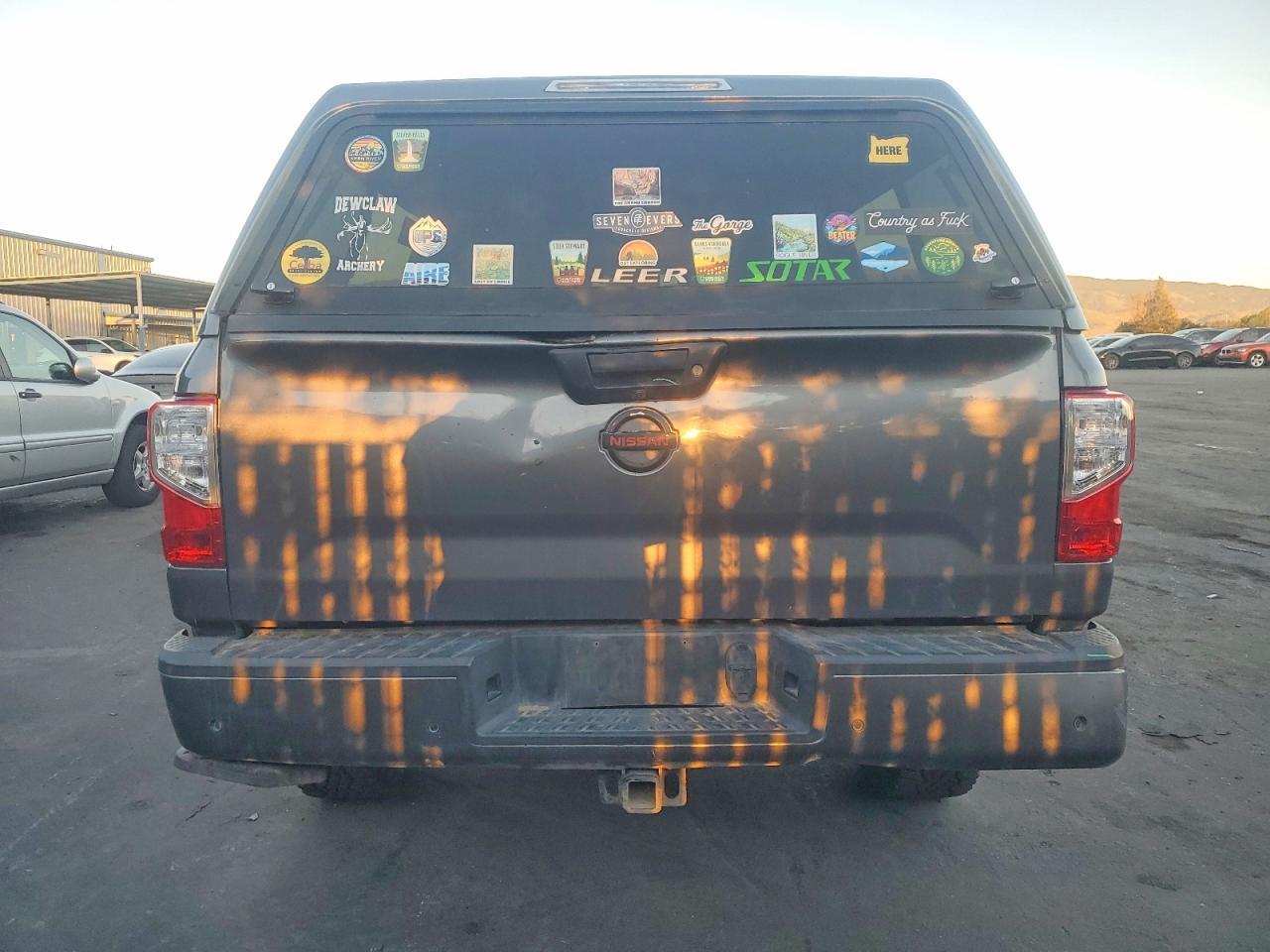 2021 Nissan Titan Sv - Image 6