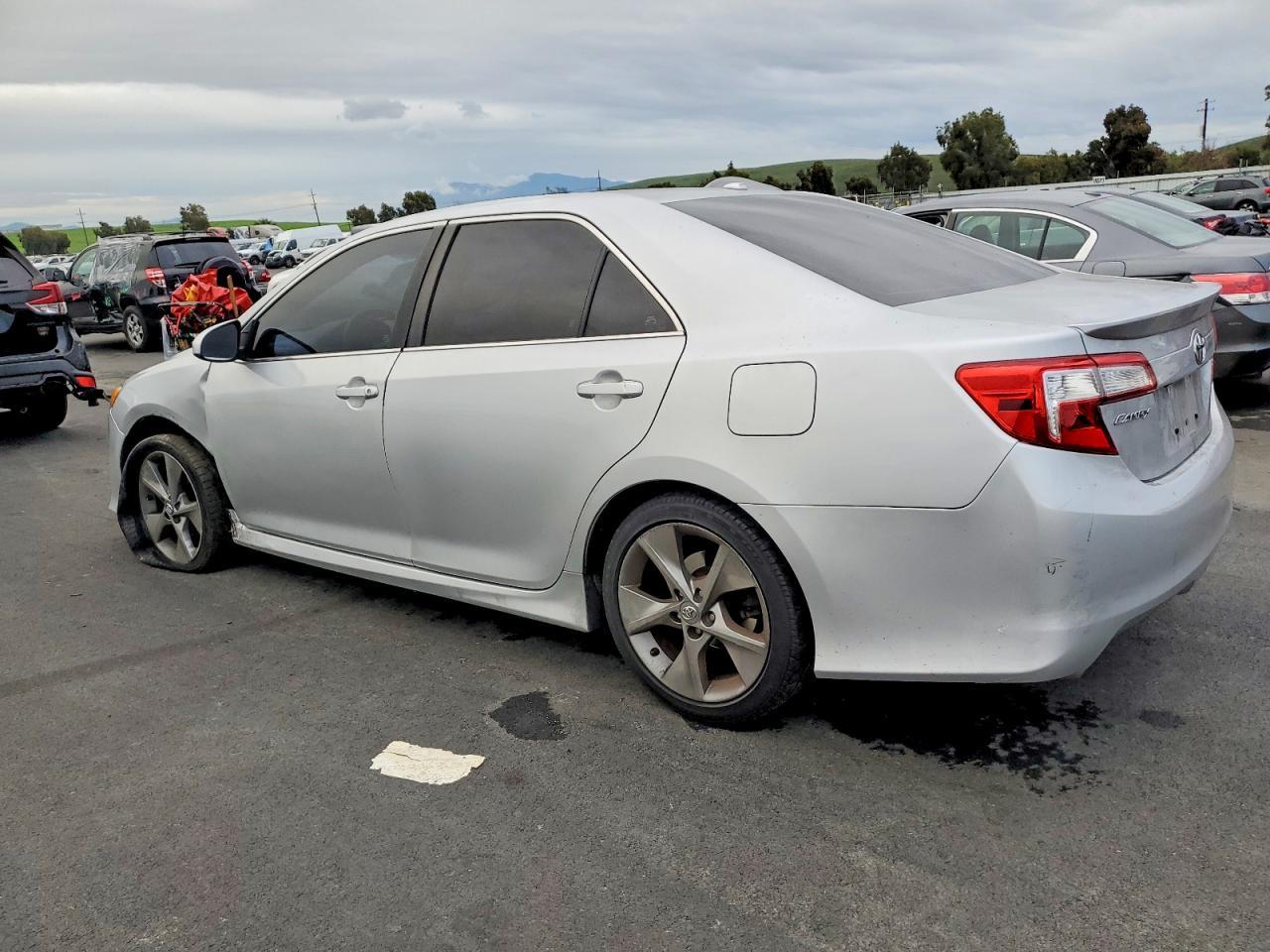 2012 Toyota Camry Se - Фото 2