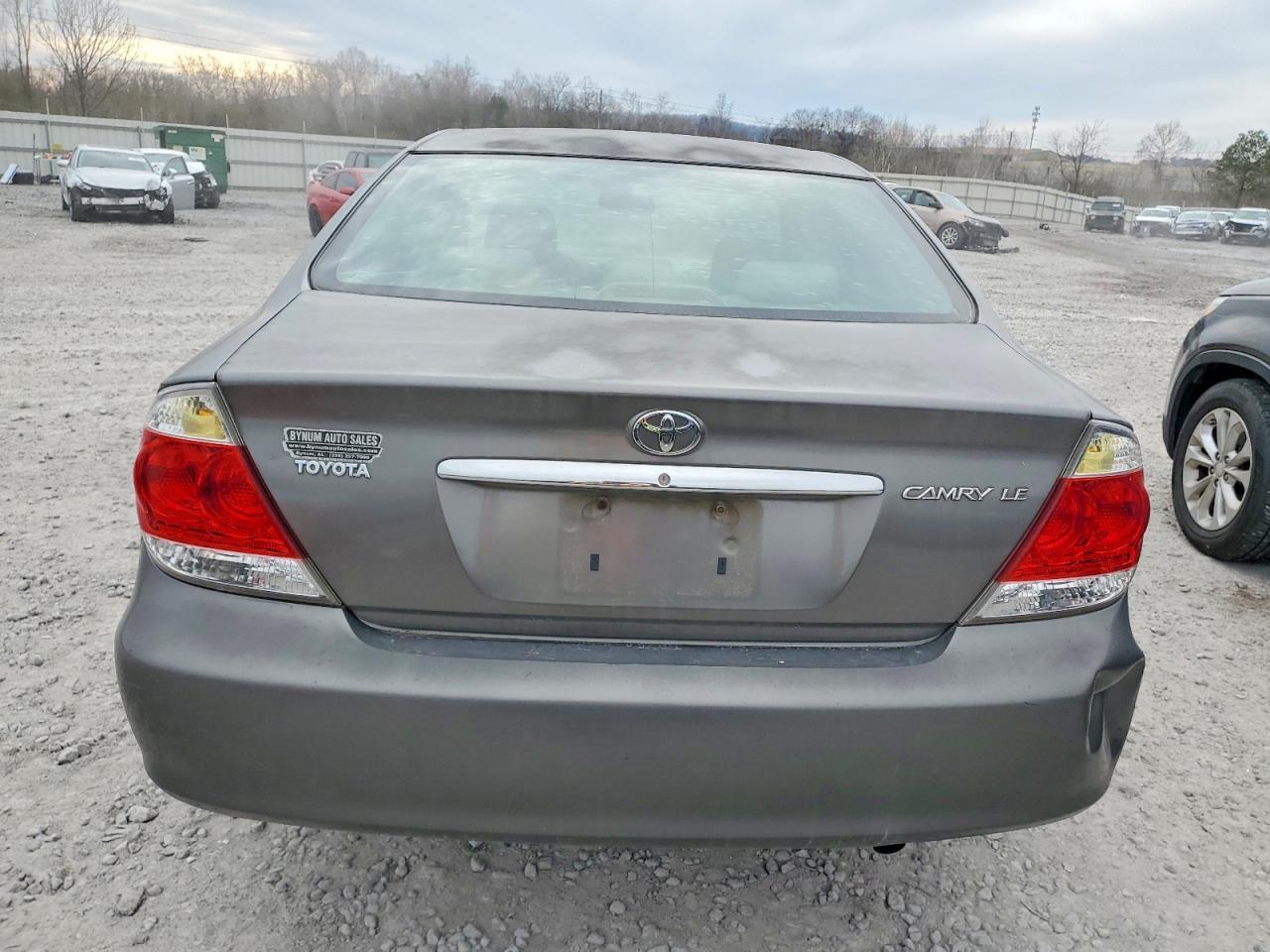 2005 Toyota Camry Le - Image 6