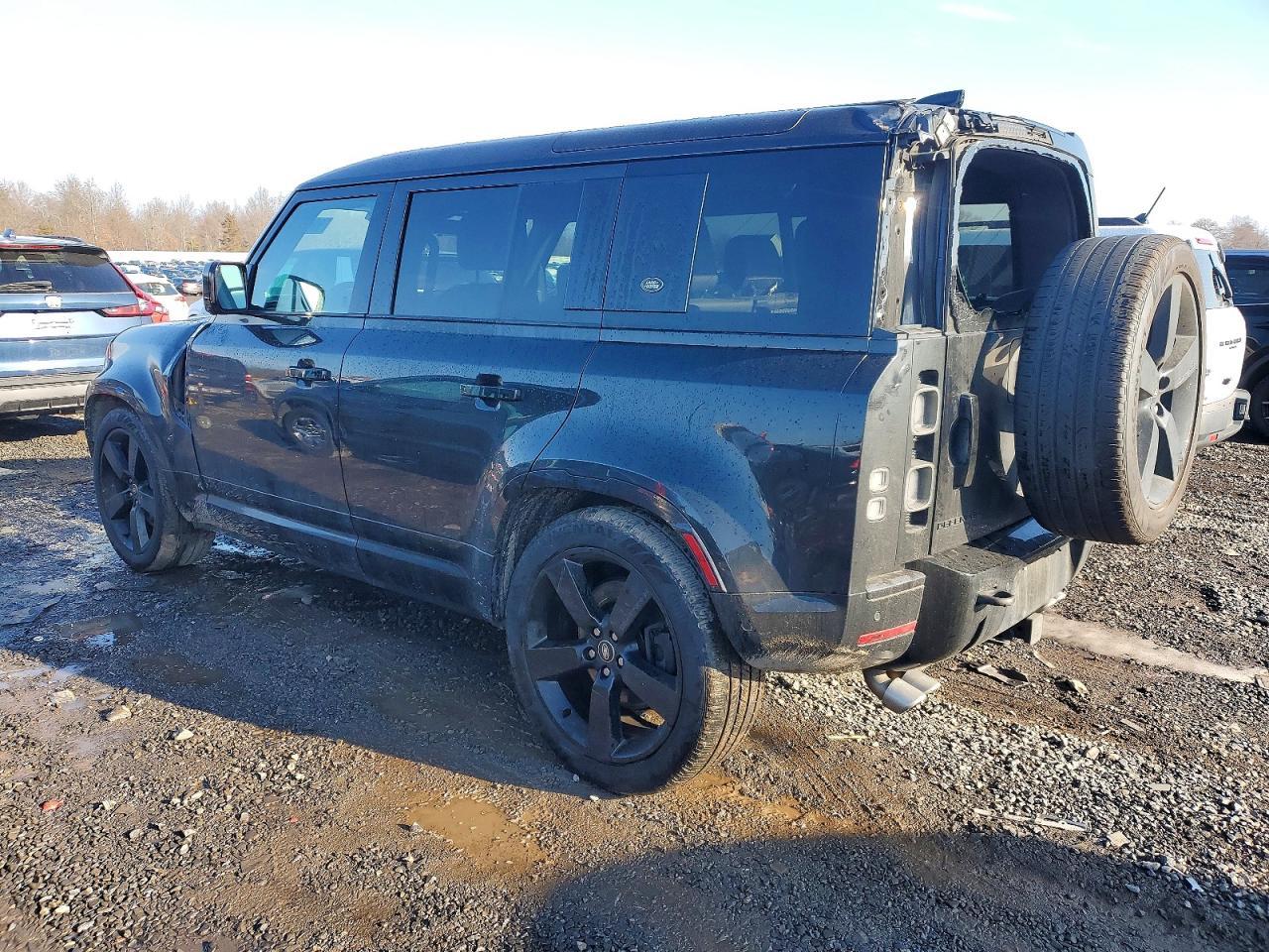 2022 Land Rover Defender 110 - Фото 2