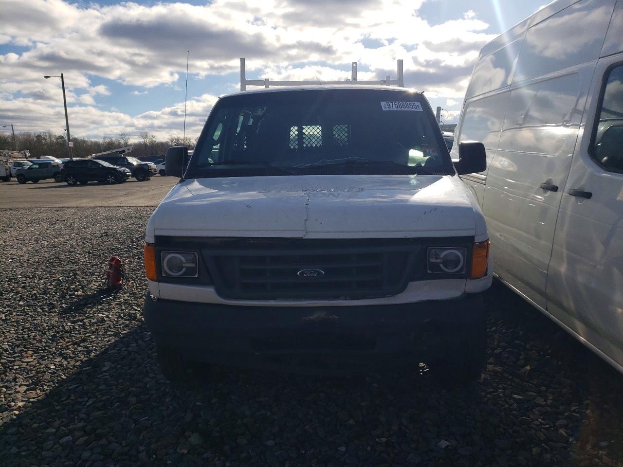 2004 Ford E250 Utility / Service Van - Фото 5