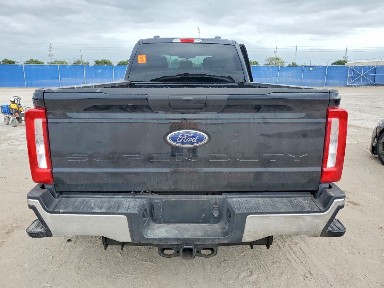2025 Ford F350 Super Duty - Фото 6