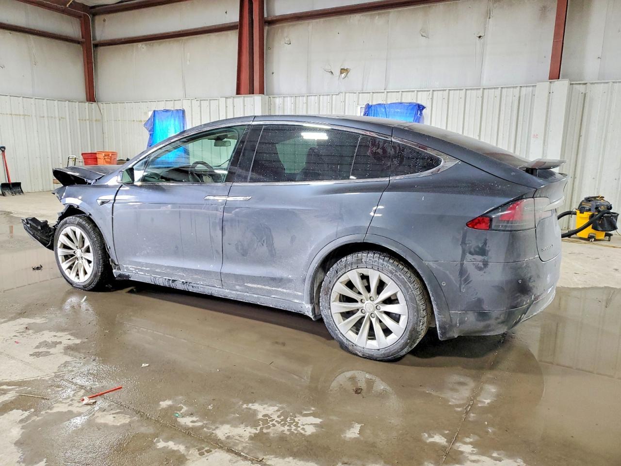 2018 Tesla Model X - Фото 2