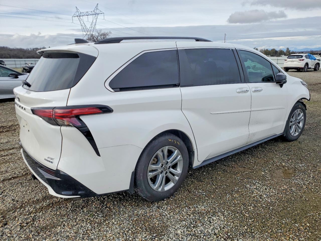2022 Toyota Sienna Xse - Фото 3