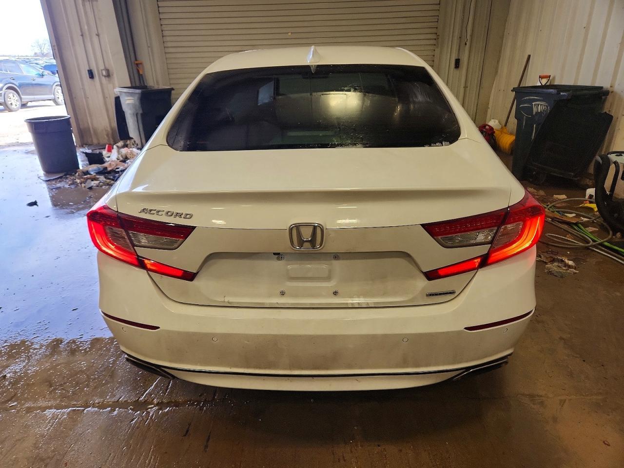 2018 Honda Accord Touring - Image 6