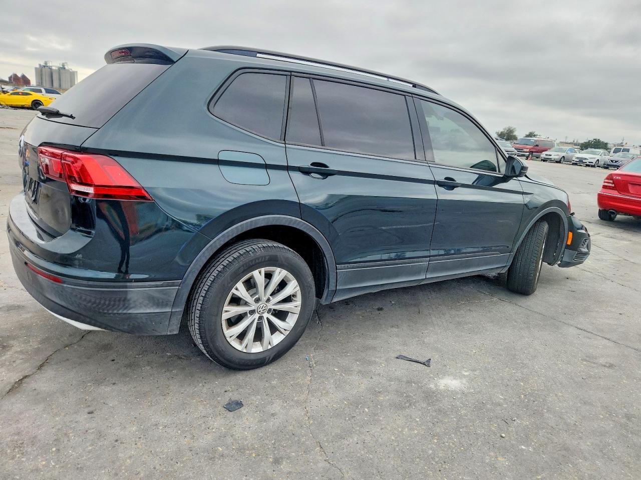 2018 Volkswagen Tiguan S - Image 3