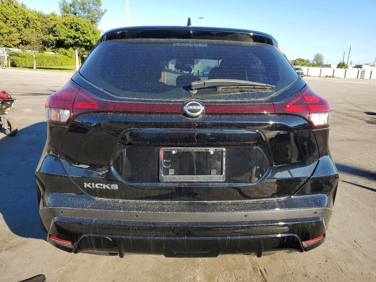 2023 Nissan Kicks S - Image 6