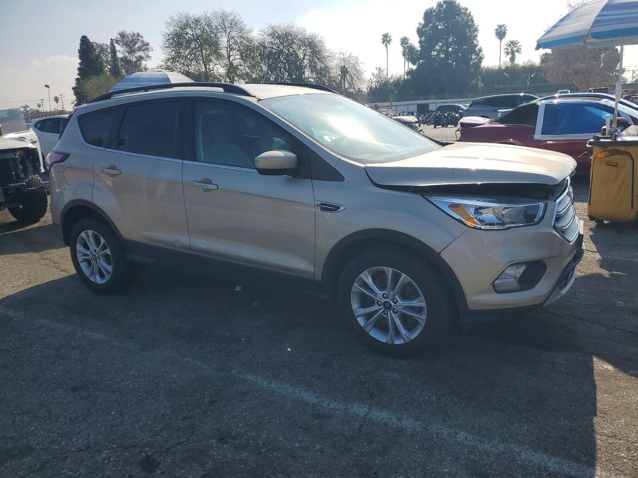 2018 Ford Escape Se - Фото 4