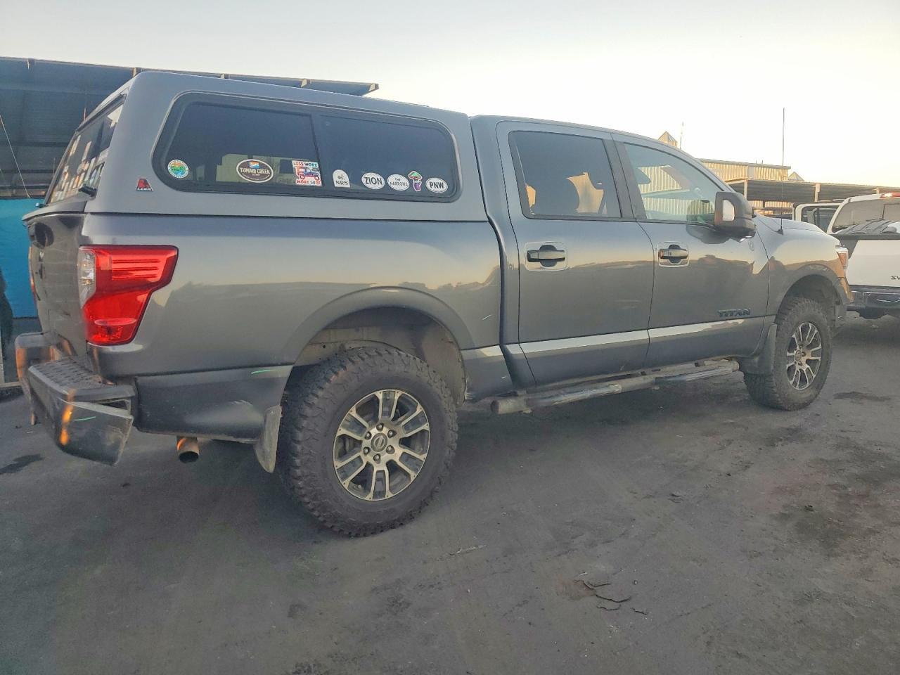 2021 Nissan Titan Sv - Image 3