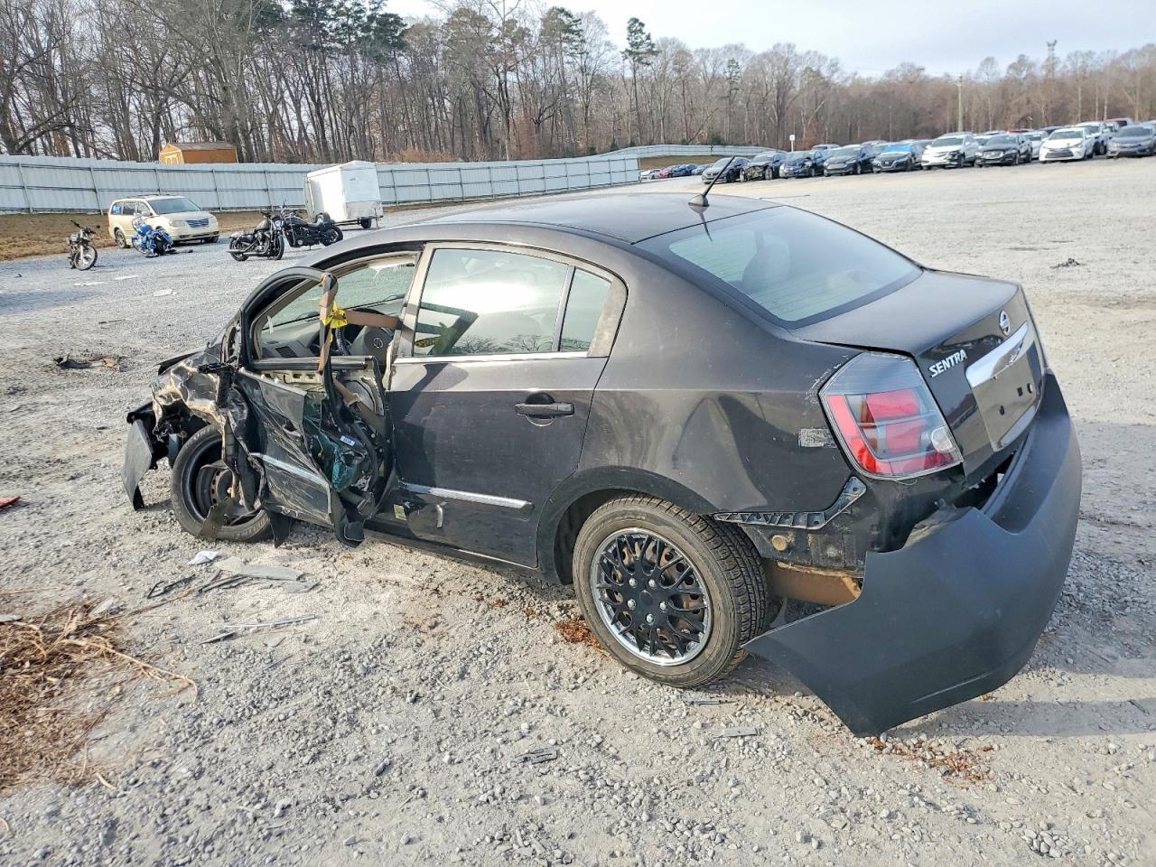 2010 Nissan Sentra 2.0 - Фото 2