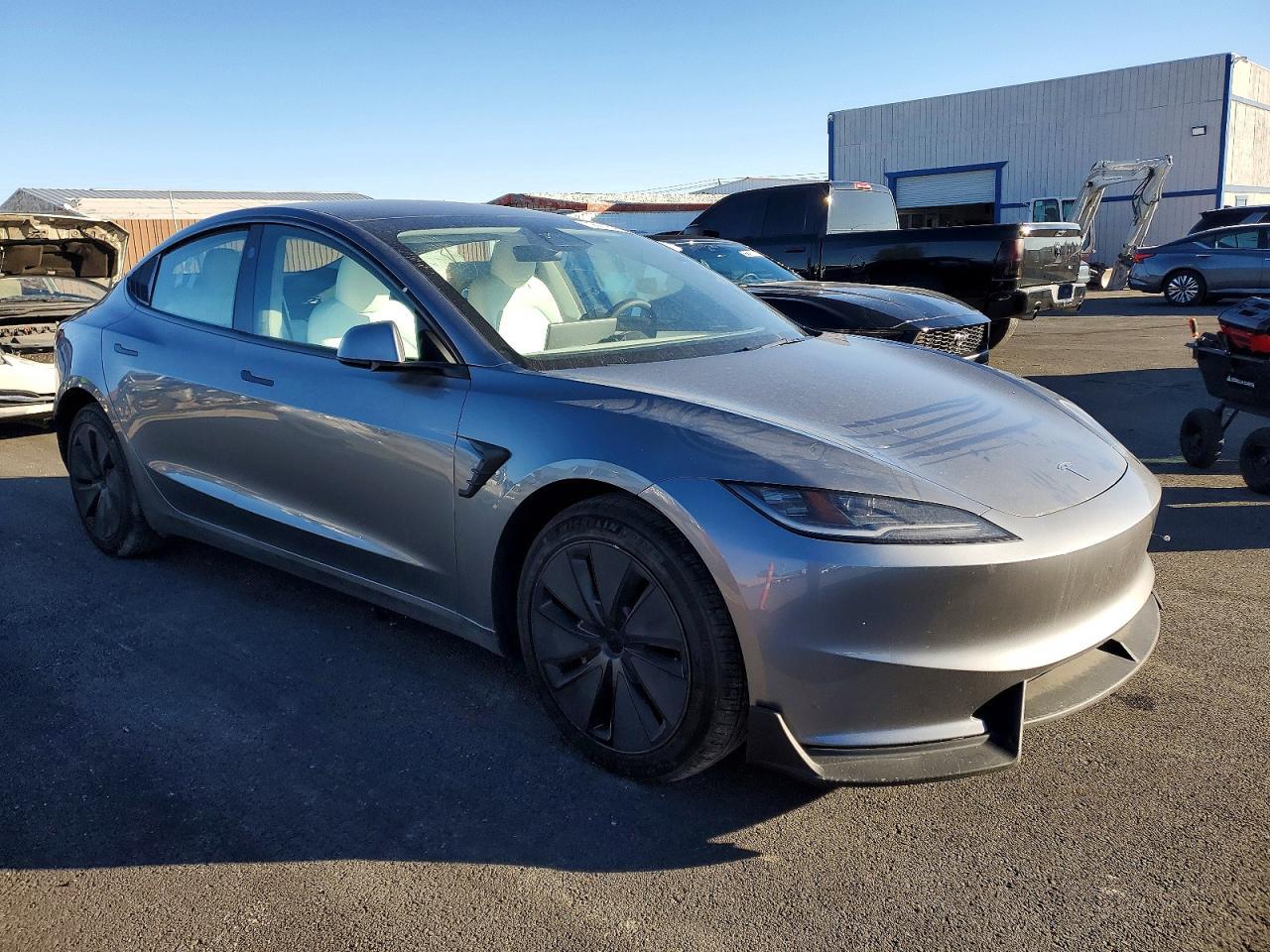2024 Tesla Model 3 - Фото 4