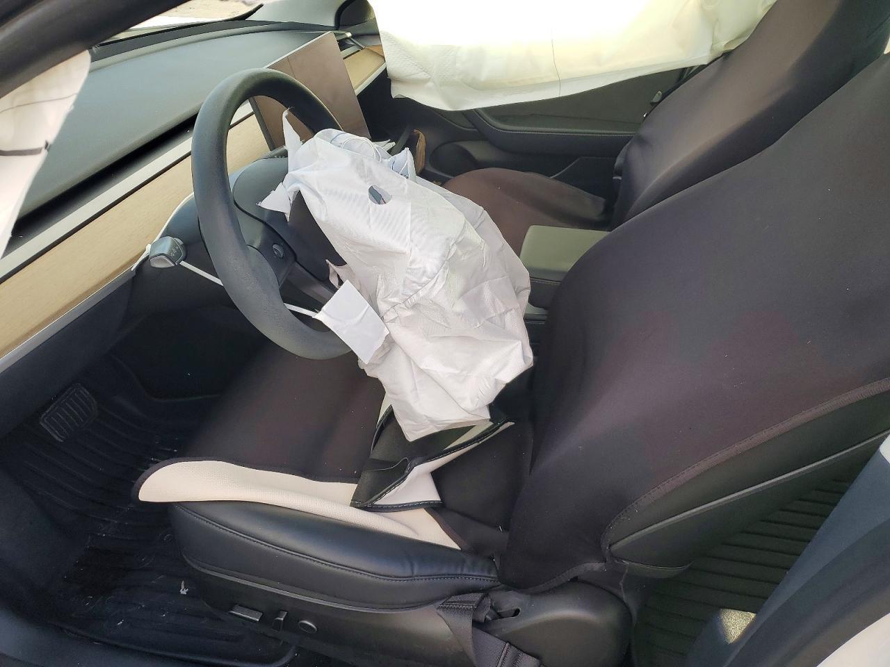 2023 Tesla Model 3 - Image 7