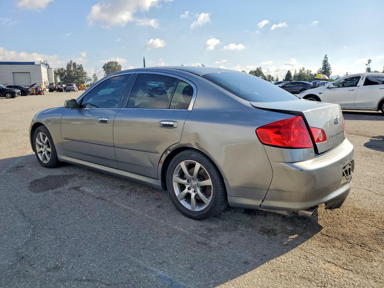 2005 Infiniti G35 - Фото 2
