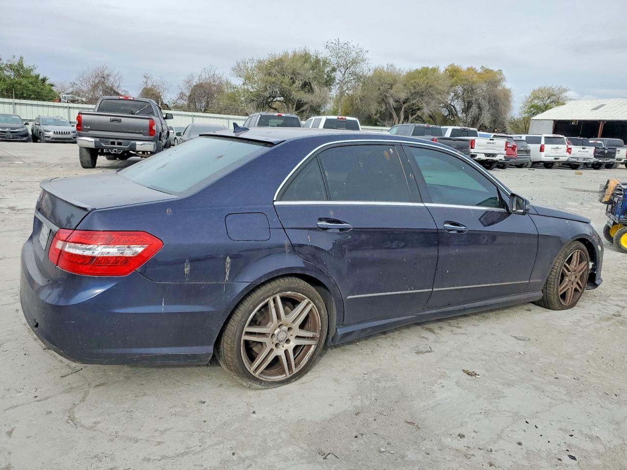 2010 Mercedes-Benz E 350 - Фото 3