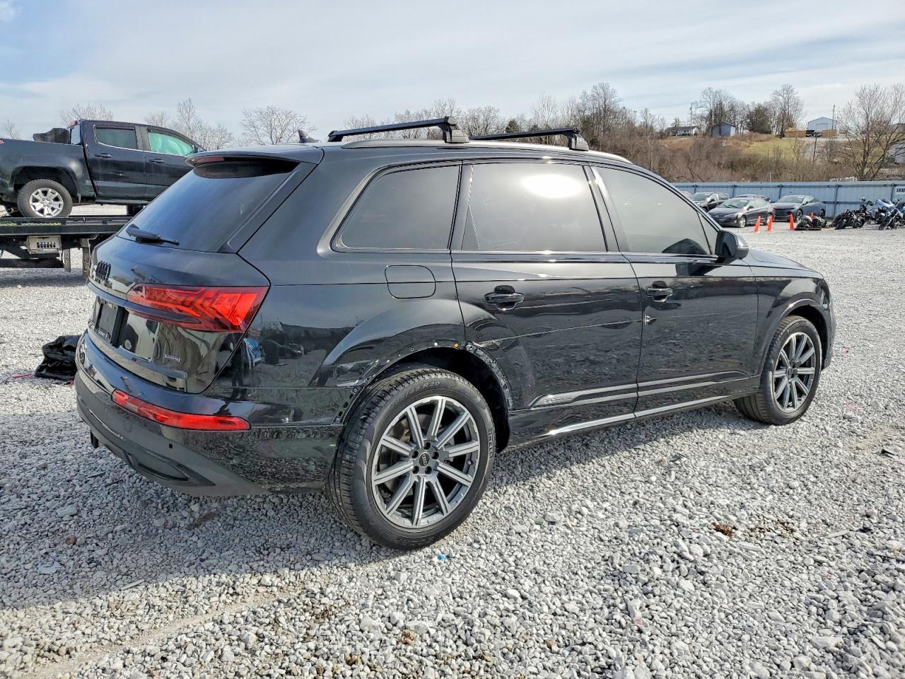 2023 Audi Q7 Premium Plus - Image 3