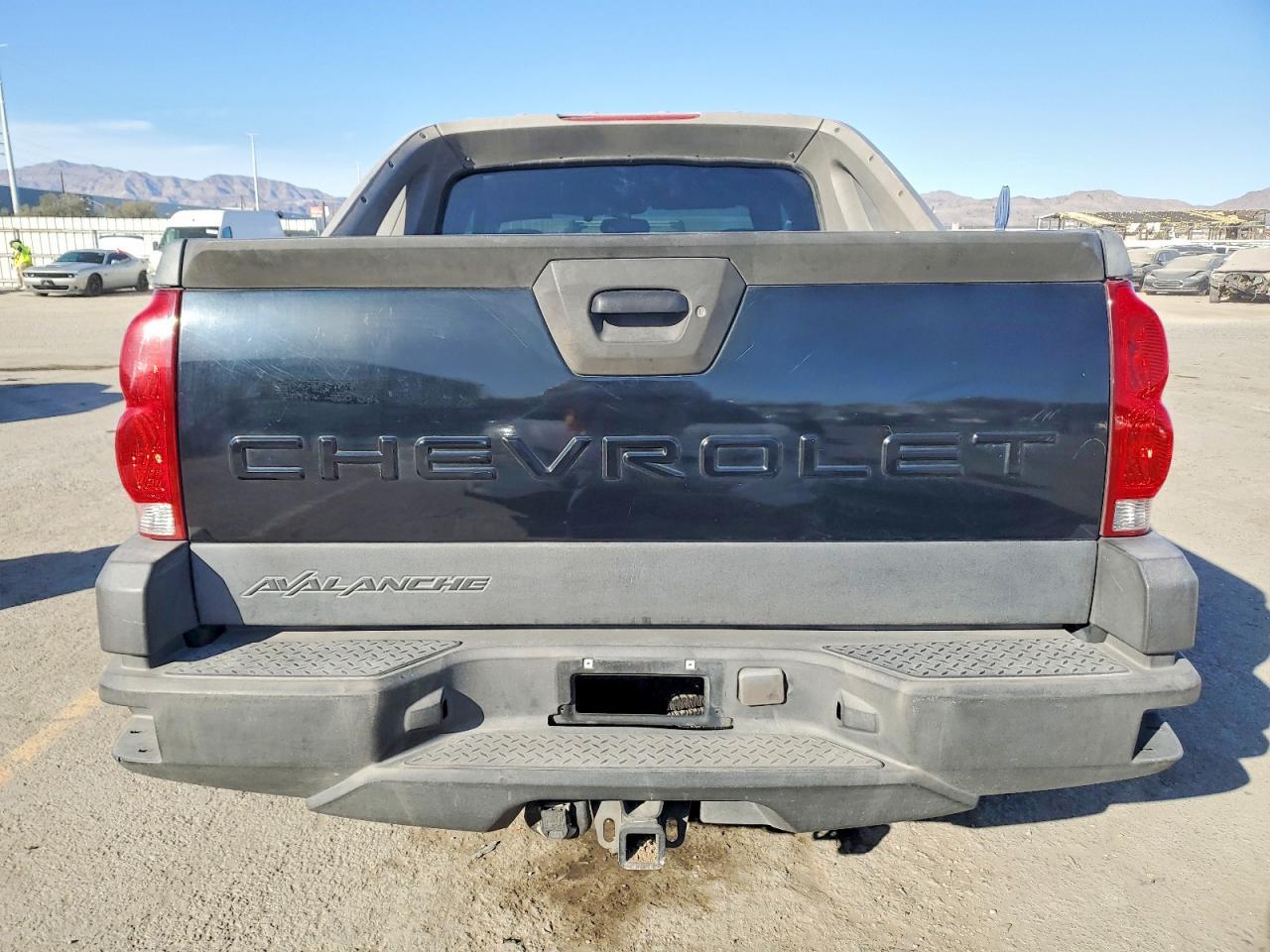 2003 Chevrolet Avalanche C1500 - Image 6