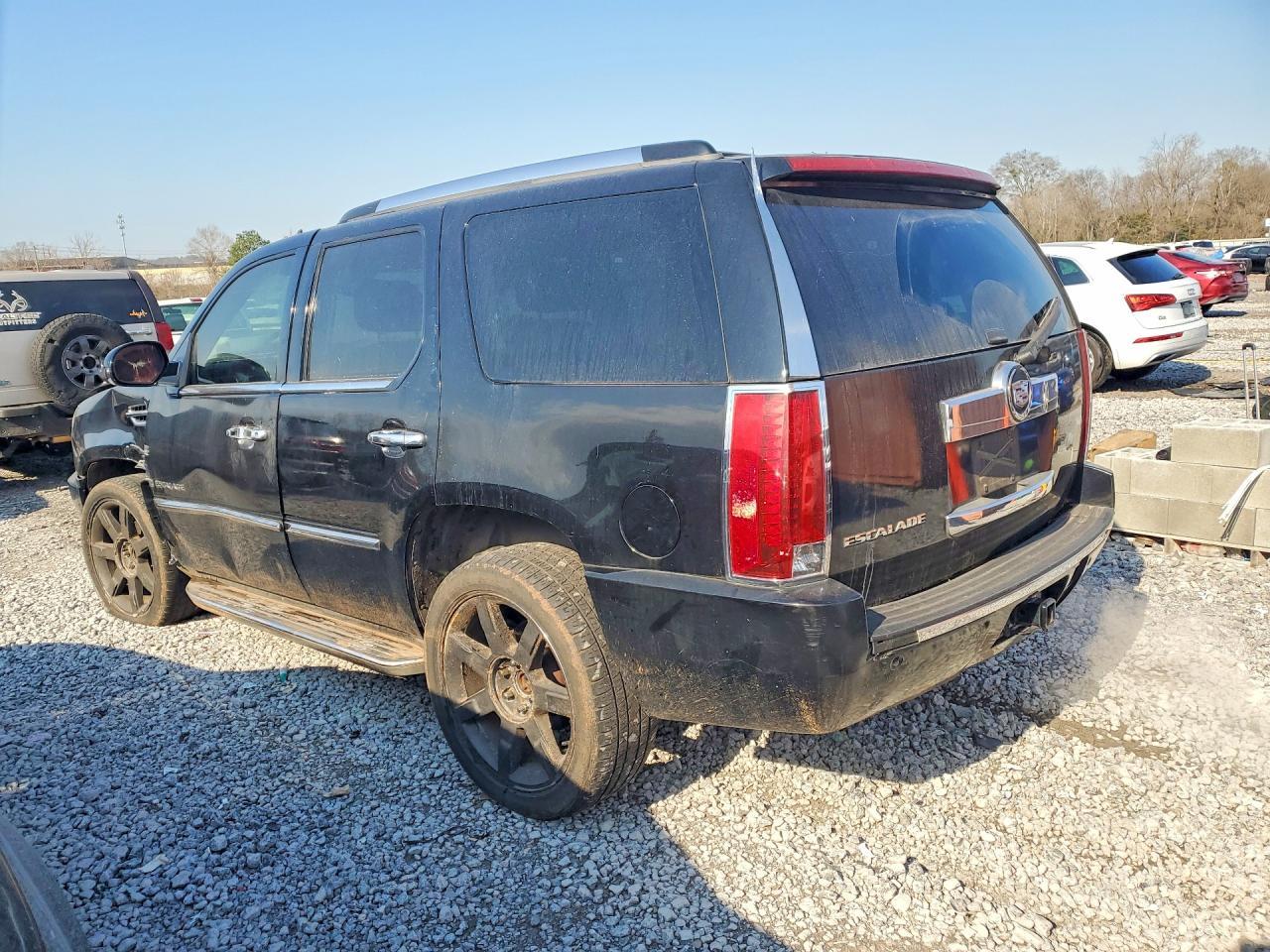 2007 Cadillac Escalade Luxury - Image 2