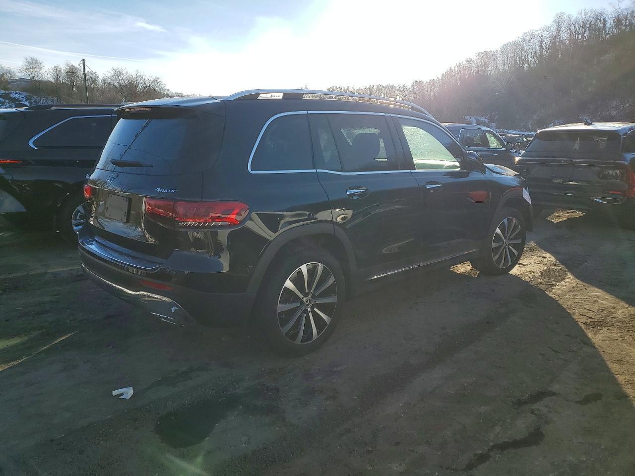 2023 Mercedes-Benz Glb 250 4Matic - Image 3