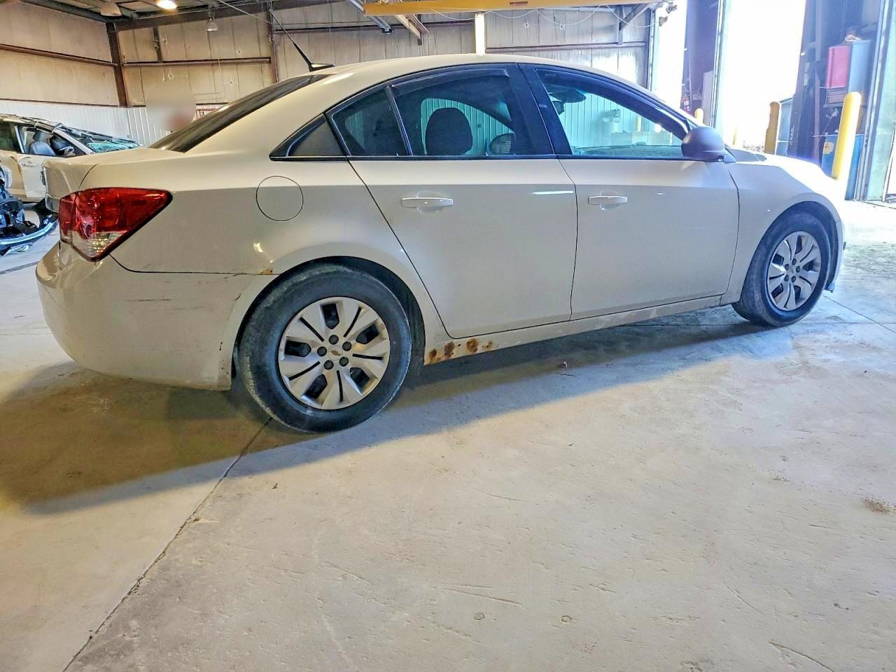 2014 Chevrolet Cruze Ls - Фото 3