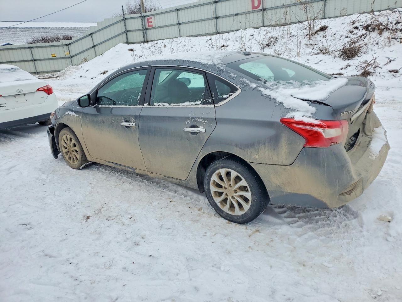 2018 Nissan Sentra S - Фото 2