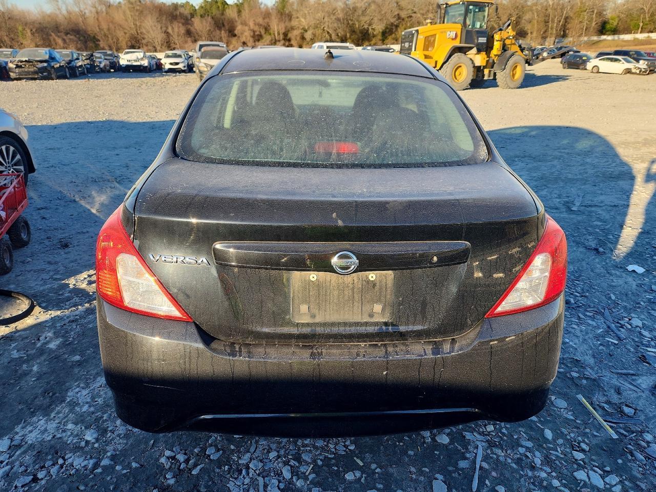 2015 Nissan Versa S - Фото 6