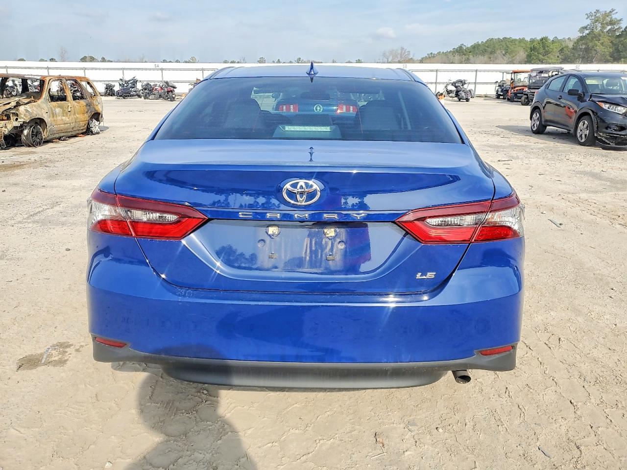 2023 Toyota Camry Le - Фото 6