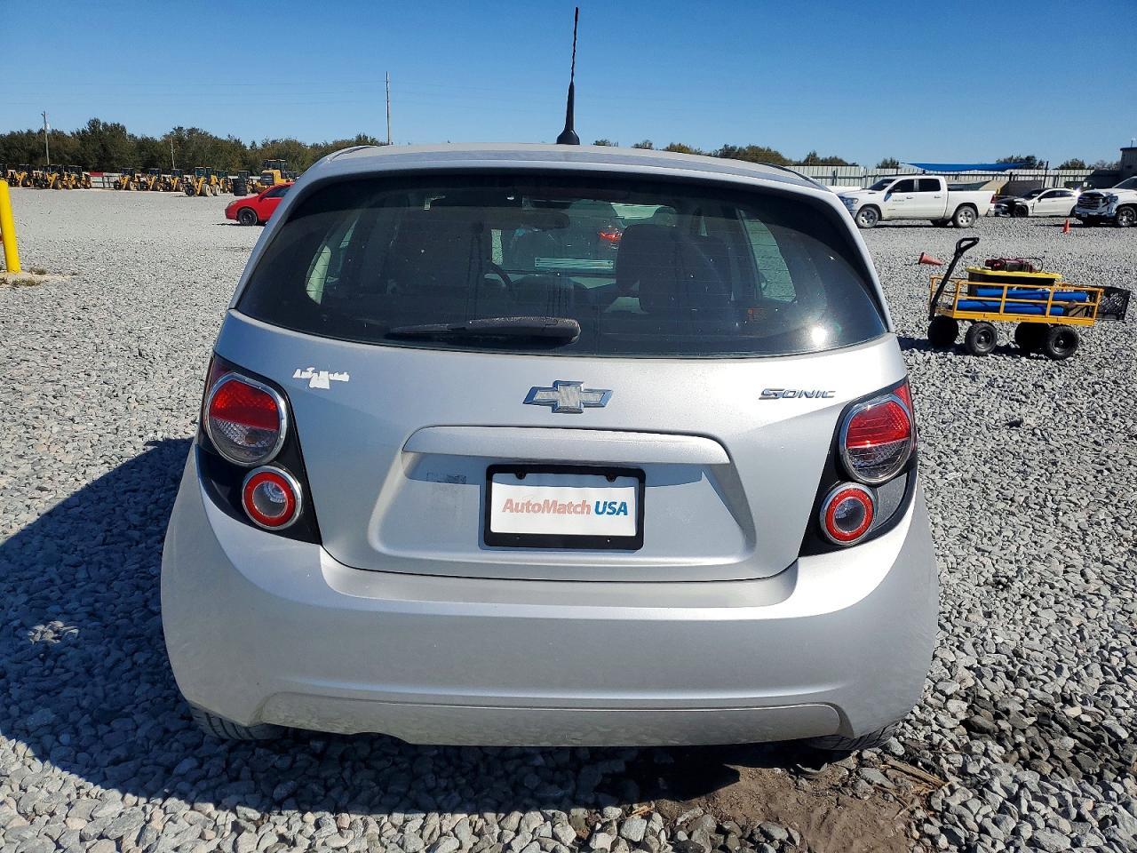 2012 Chevrolet Sonic Ls - Фото 6