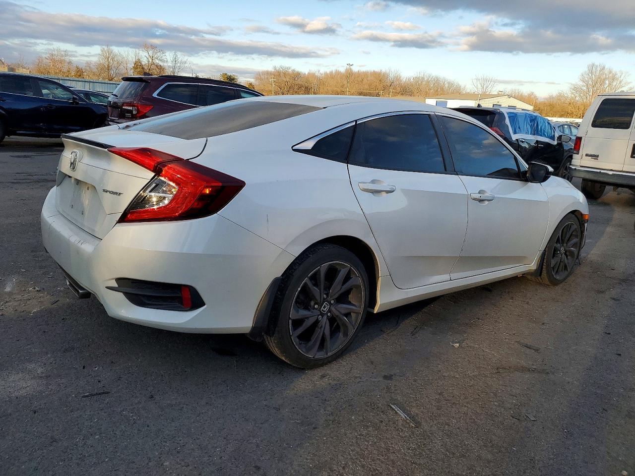 2020 Honda Civic Sport - Фото 3