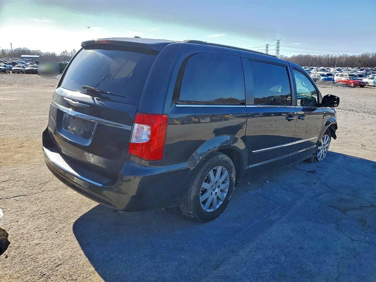 2014 Chrysler Town & Country Touring - Фото 3