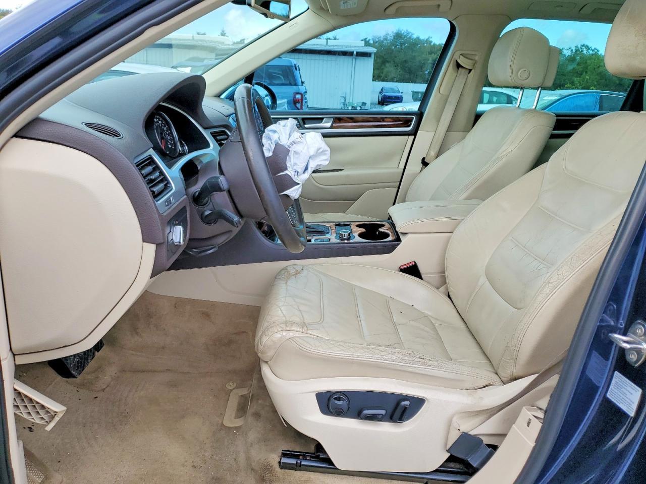 2011 Volkswagen Touareg V6 - Фото 7