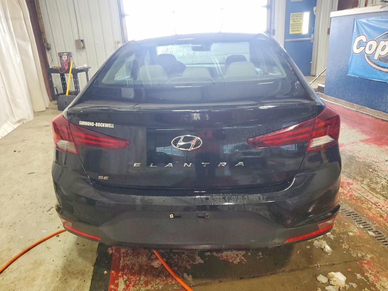 2020 Hyundai Elantra Se - Фото 6