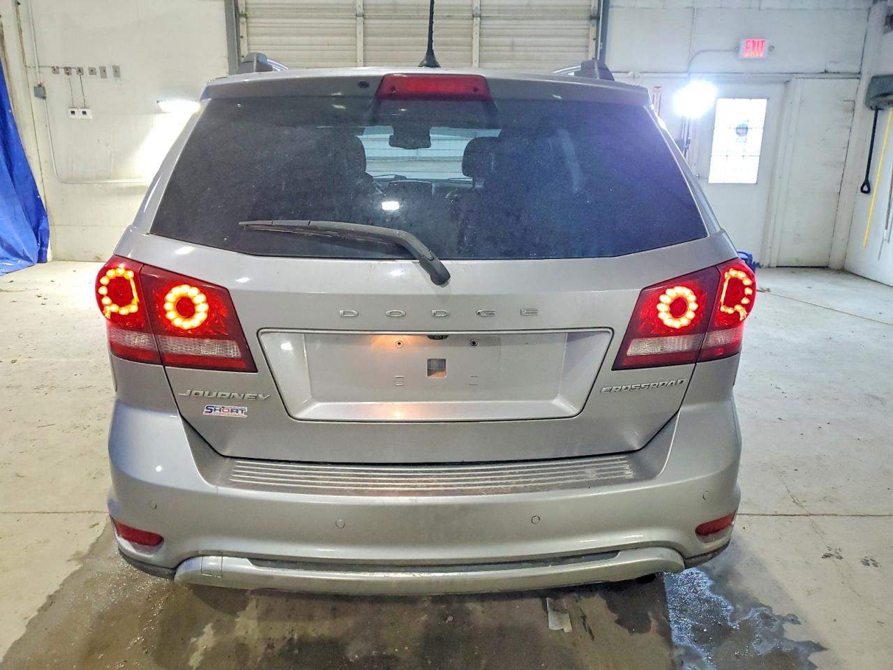 2017 Dodge Journey Crossroad - Image 6