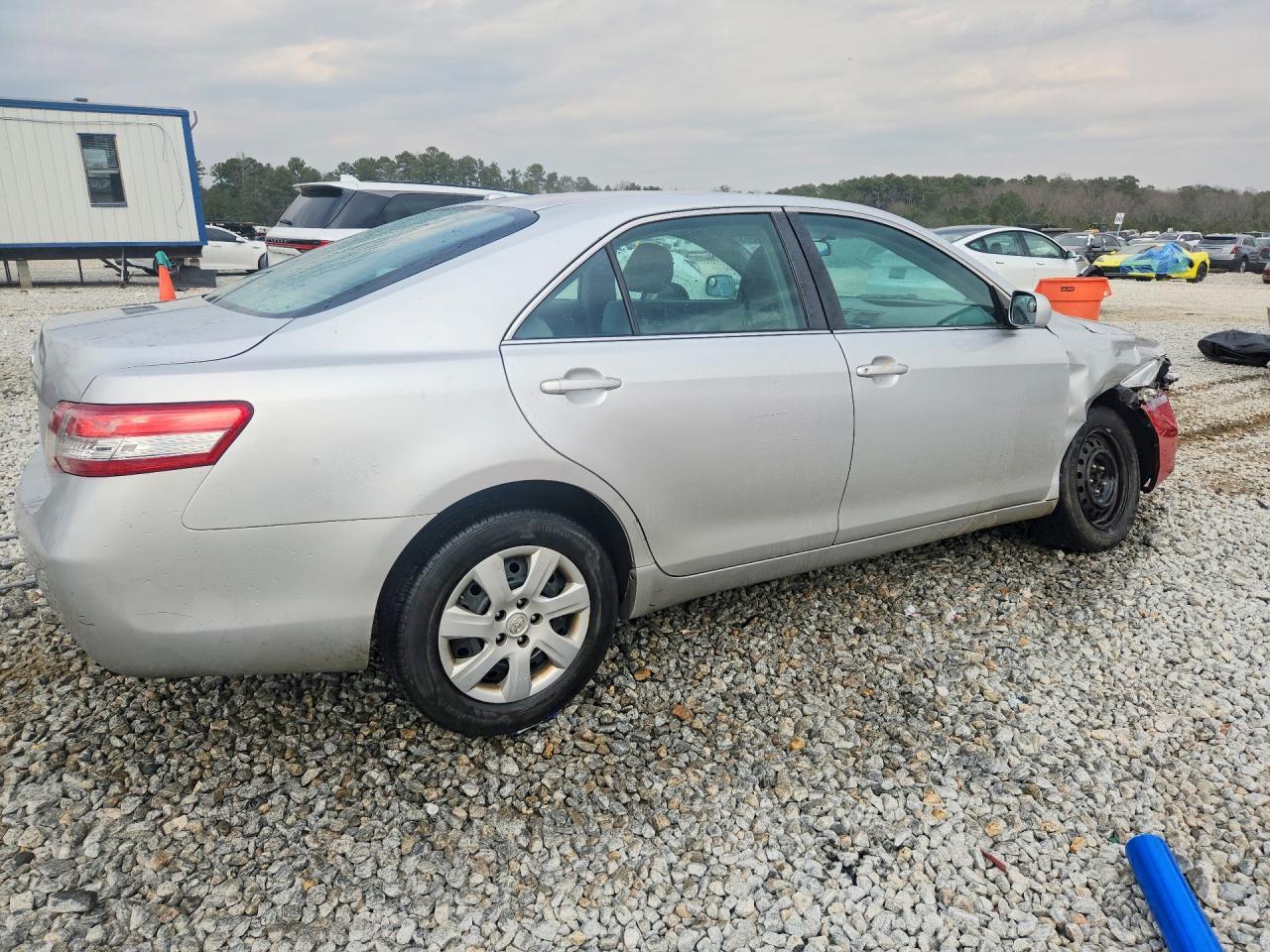 2011 Toyota Camry Base - Фото 3