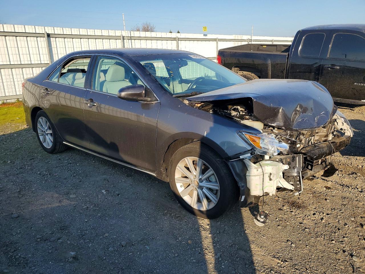 2014 Toyota Camry Hybrid - Image 4