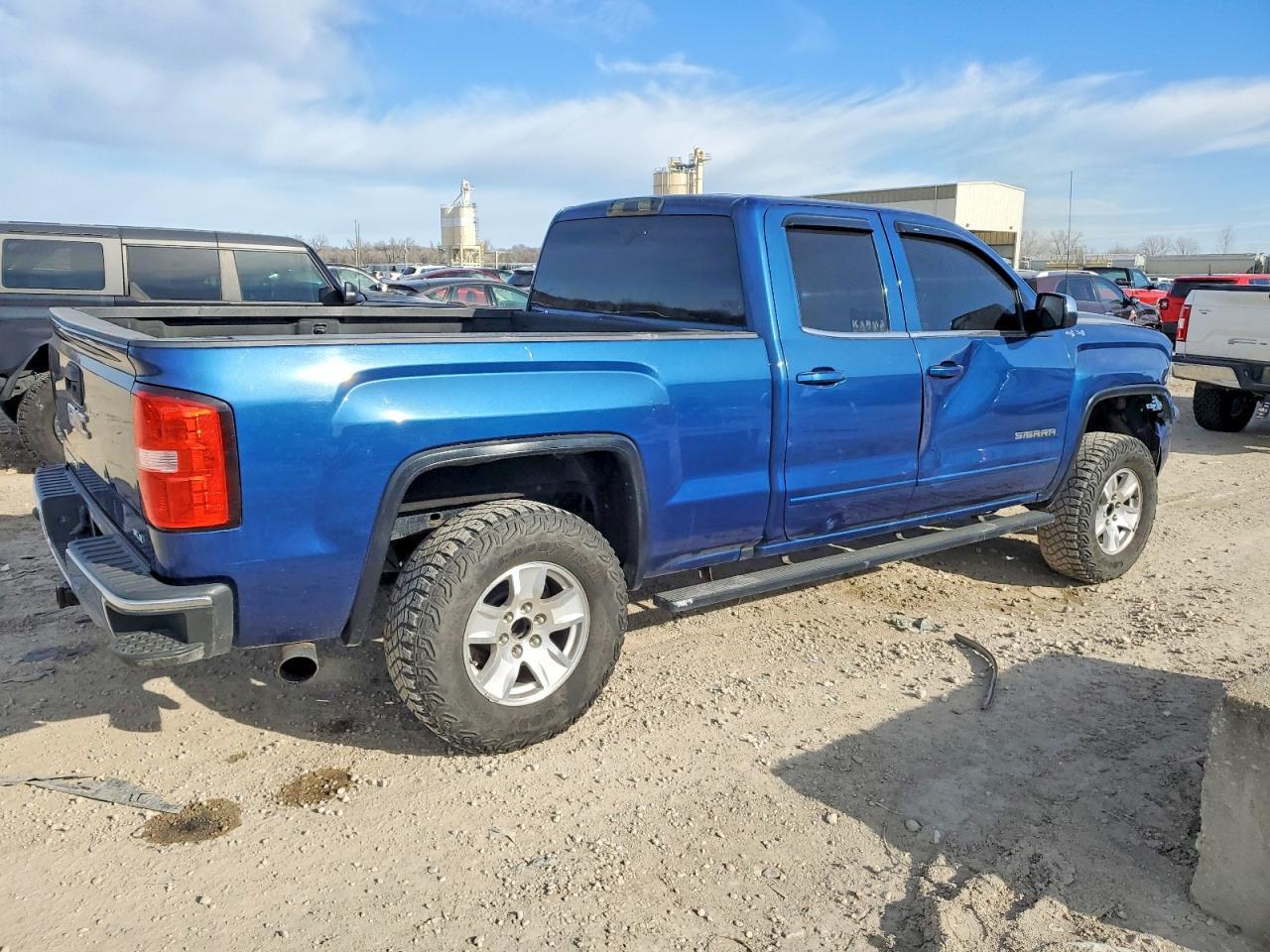 2016 GMC Sierra K1500 Sle - Image 3