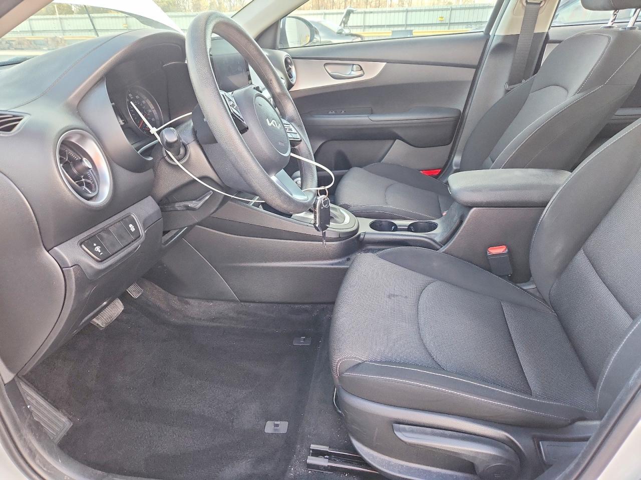 2023 Kia Forte Lxs - Фото 7