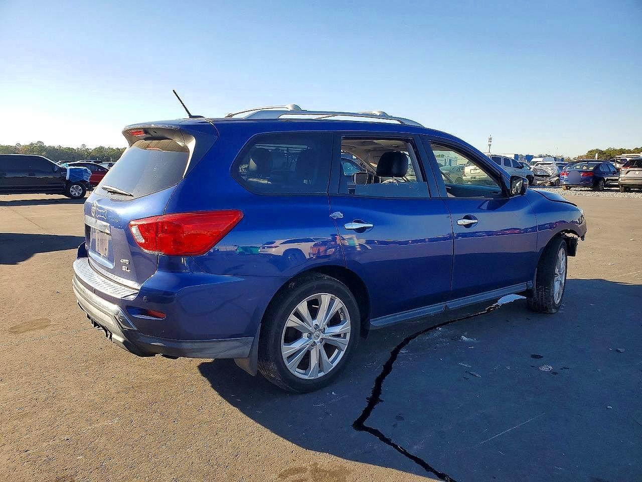 2018 Nissan Pathfinder Sl - Фото 3