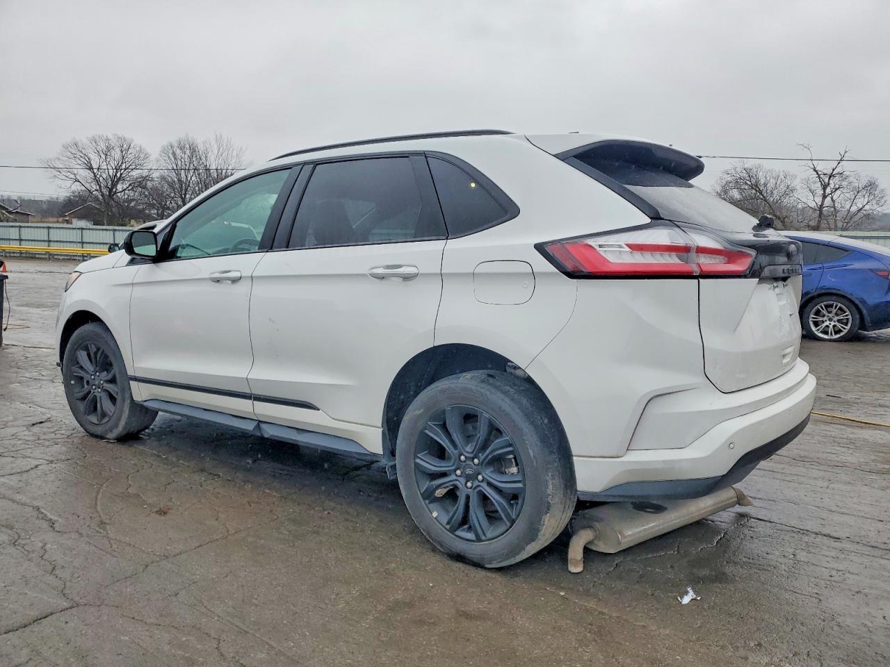 2022 Ford Edge Se - Image 2