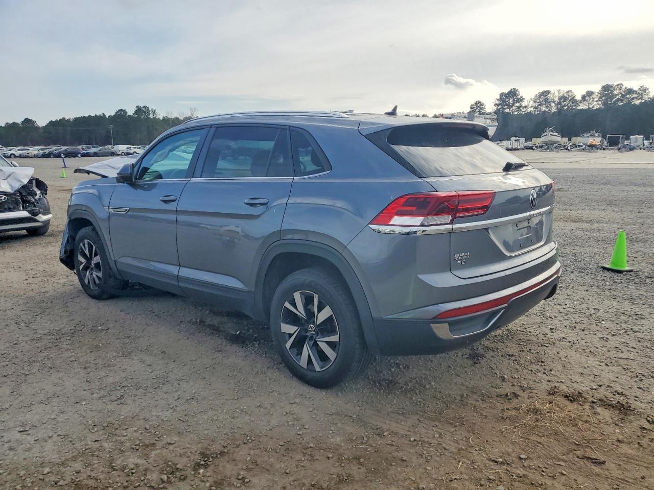 2023 Volkswagen Atlas Cross Sport Se - Image 2