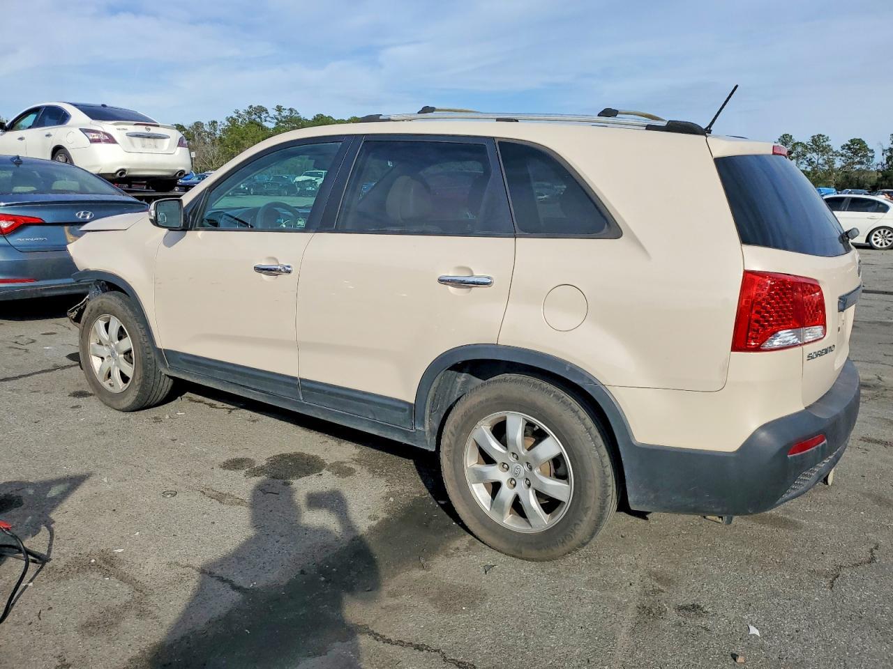 2011 Kia Sorento Base - Image 2