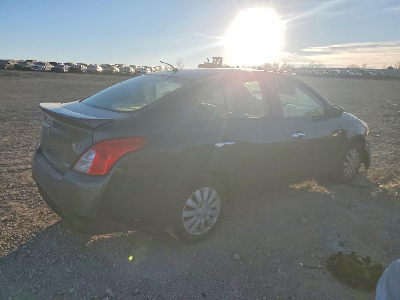 2016 Nissan Versa S - Фото 3