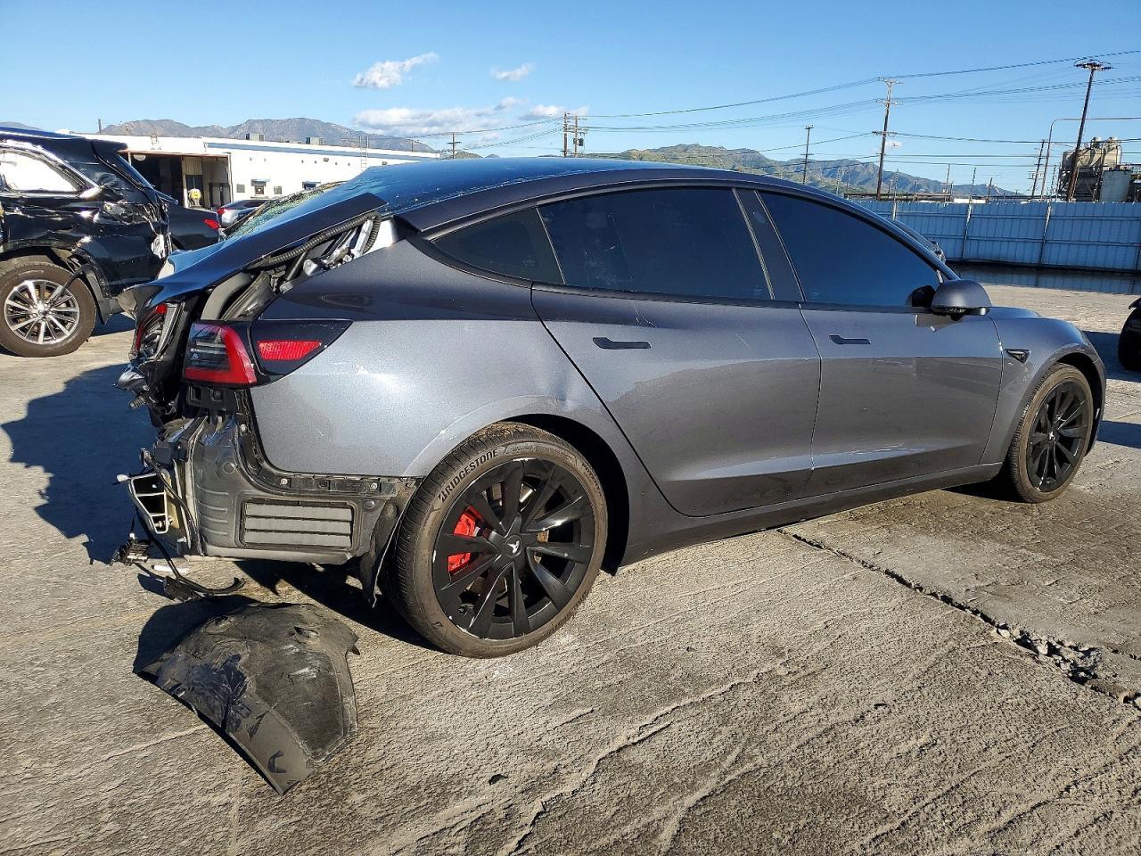 2023 Tesla Model 3 - Фото 3
